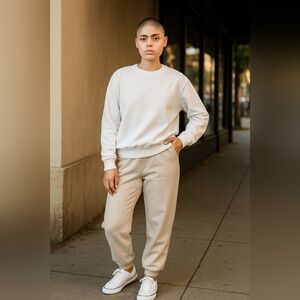 H&M Womens Small White Crewneck Sweatshirt